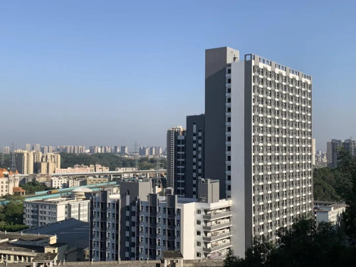进宿舍(图1)