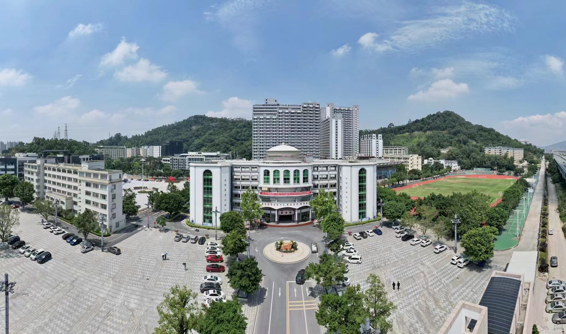 学校简介(图1)